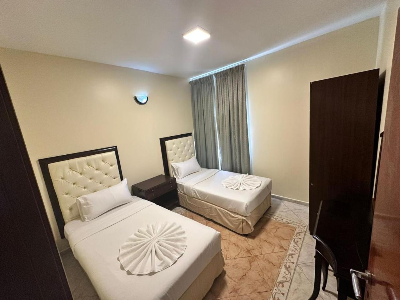 Safari Hotel Apartments Ajman Eksteriør billede