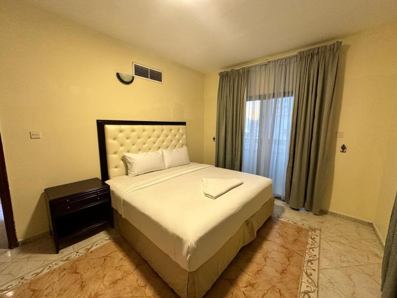 Safari Hotel Apartments Ajman Eksteriør billede