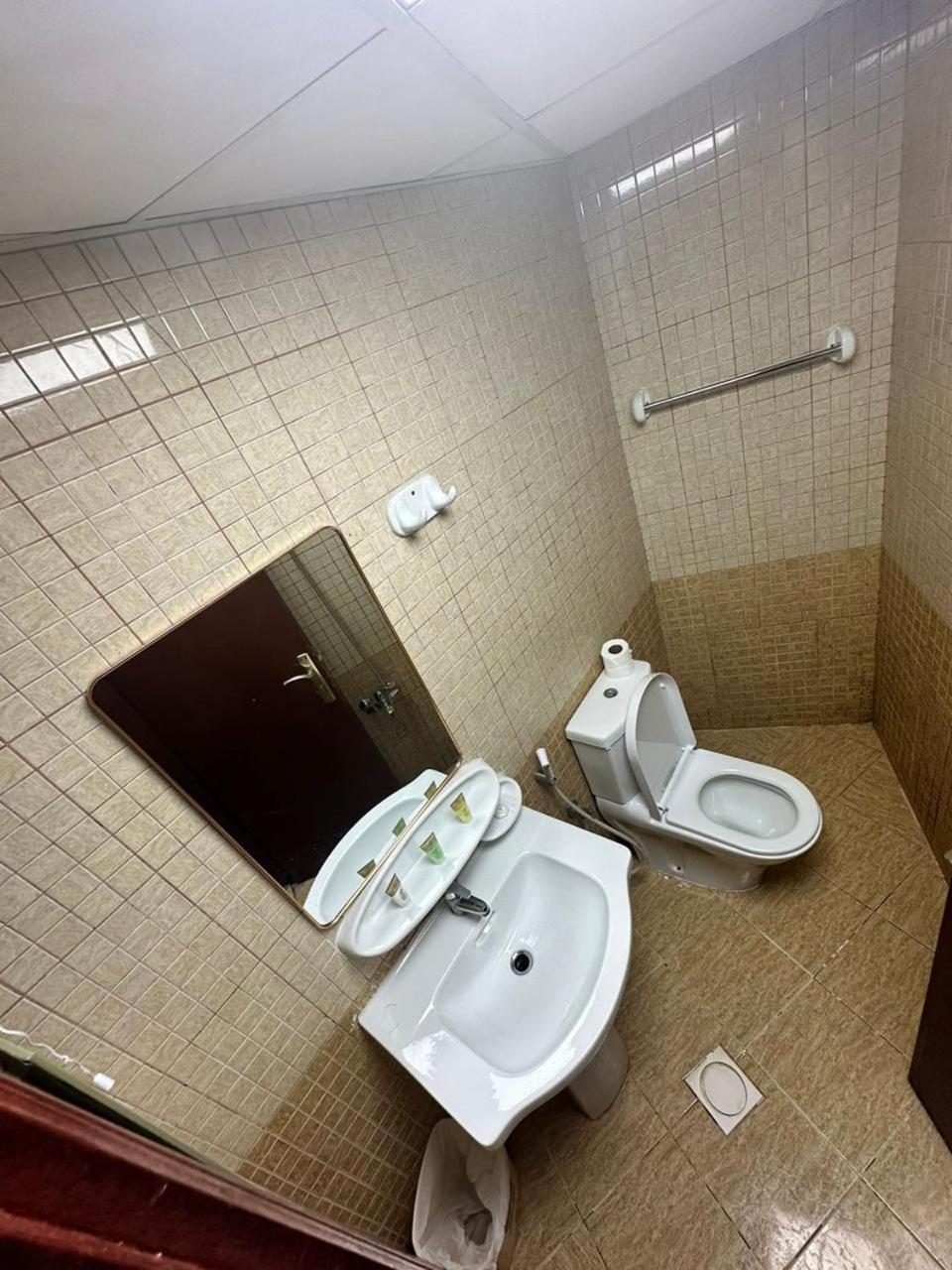 Safari Hotel Apartments Ajman Eksteriør billede