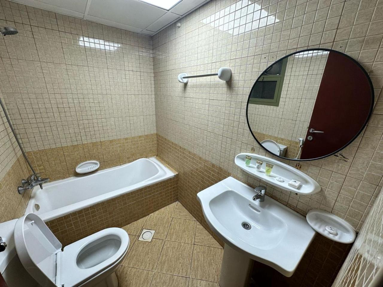Safari Hotel Apartments Ajman Eksteriør billede