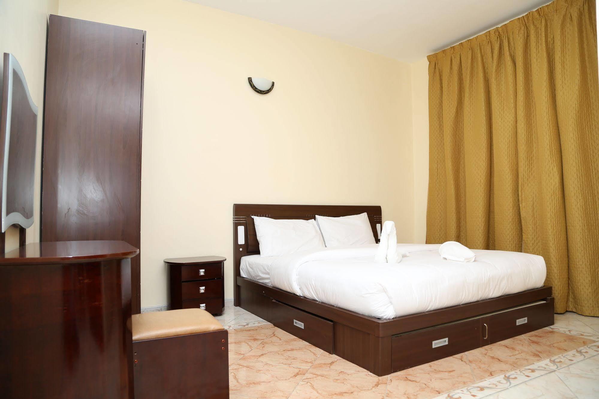 Safari Hotel Apartments Ajman Eksteriør billede